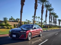 BMW 7��8�ø��� ���� ����, ���� 72�ð� ���� ����ī ���񽺵�