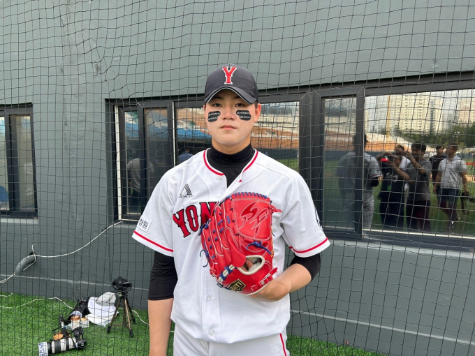 마산 용마고 투수 장현석이 메이저리그 LA 다저스와 입단 계약을 맺었다. /사진= 뉴스1