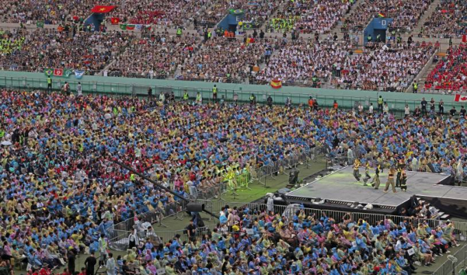 문화체육관광부가 2023 세계스카우트잼버리대회 콘서트로 훼손된 서울월드컵경기장 잔디를 긴급복구하겠다고 15일 밝혔다. 사진은 지난 11일 오후 서울월드컵경기장에서 열린 잼버리대회 콘서트 장면. /사진=뉴스1(문화체육관광부 제공) 