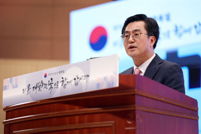 김동연 경기도지사가 전국 광역단체장 중 지지층 확대지수 1위를 유지했다.. 사진은 김동연 경기도지사가 15일 오전 경기도경제과학진흥원에서 열린 제78주년 광복절 기념식에서 경축사를 하고 있다. / 사진제공=경기도 