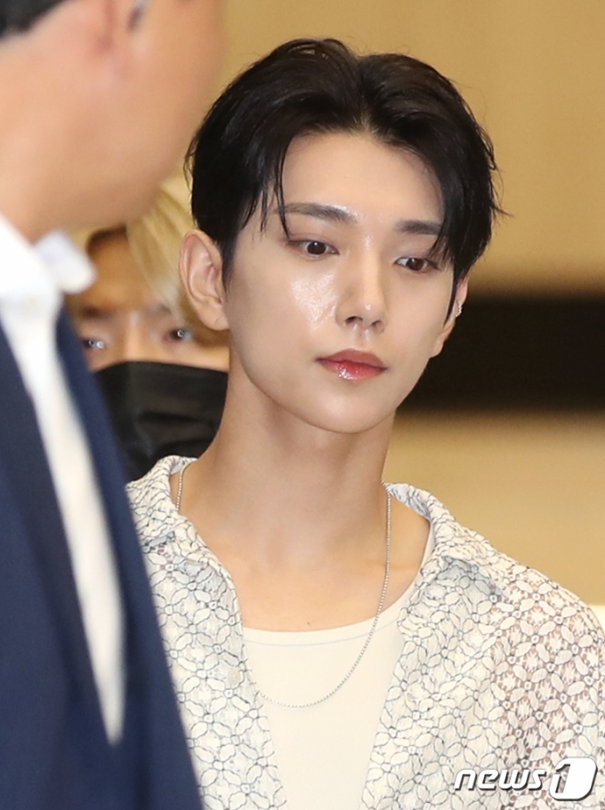 세븐틴 조슈아가 유명 인플루언서와 열애설 후 첫 포착됐다. ⓒ News1 권현진 기자