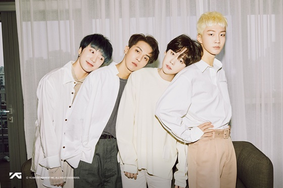 그룹 위너(강승윤, 김진우, 이승훈, 송민호)가 데뷔 9주년 기념 깜짝 생방송을 진행하며 팬들과 소중한 추억을 쌓았다./사진=YG엔터테인먼트 제공