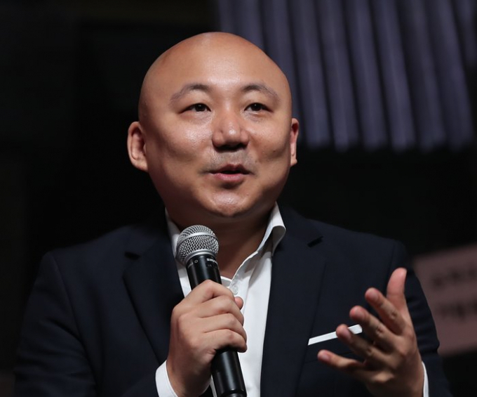 법원이 녹음파일 전체 분량을 들어보기로 결정했다. 사진은 지난 2019년 6월 서울 역삼동 LG아트센터에서 열린 창작가무극 '신과 함께-이승편' 언론시연회에서 원작자 주호민 작가의 모습. /사진=뉴시스