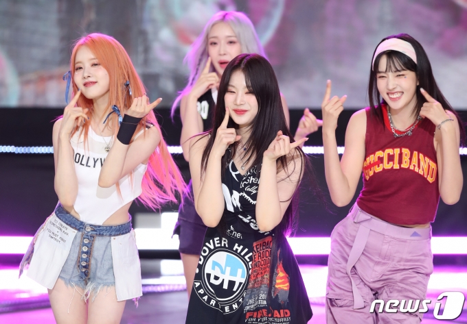 [사진] 스테이씨 아이사, 버블버블 귀요미