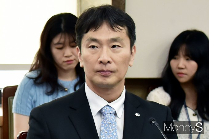 이복현 금융감독원장이 17일 서울 종로구 세종대로 정부서울청사에서 진행된 제8차 금융규제혁신회의에 참석했다. /사진-=임한별 기자 