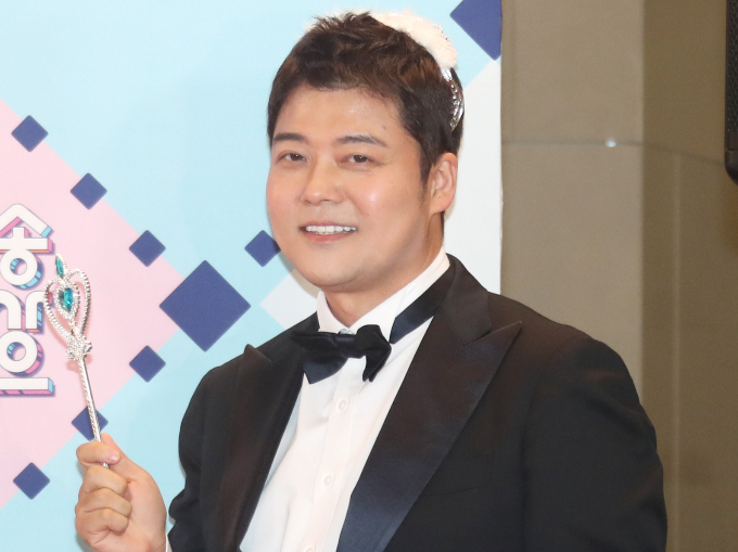 전현무가 3일 방송 예정인 KBS 2TV '사장님 귀는 당나귀 귀'에서 데이트 통장에 대한 소신을 밝힌다. 사진은 전현무 모습. /사진=뉴스1