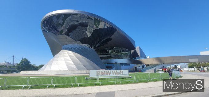 독일 뮌헨의 BMW 벨트에는 연 300만명 이상의 관광객이 방문한다. /사진=김창성 기자
