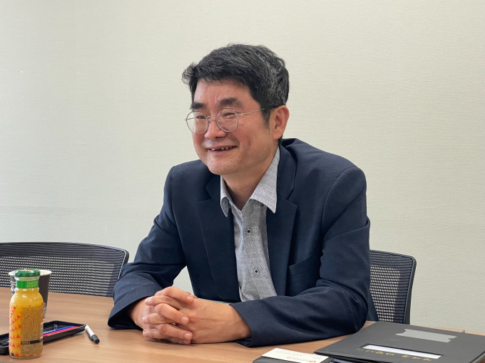 박정웅 세니젠 대표가 머니S와 인터뷰를 진행 중이다./사진=머니S