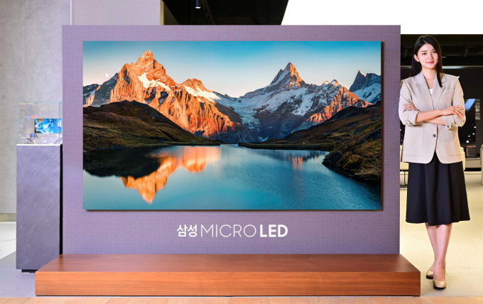 삼성전자가 지난 7월 국내 시장에 선보인 89형 마이크로 LED TV. / 사진=삼성전자