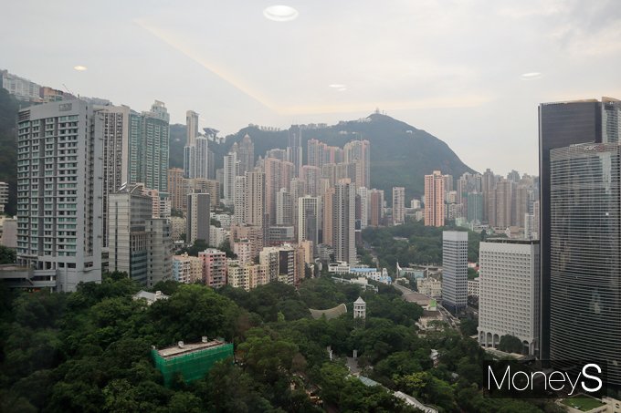 [르포] '세계 최고 집값' 홍콩 아파트, 할인해도 미분양 쌓여… 거품 빠지나