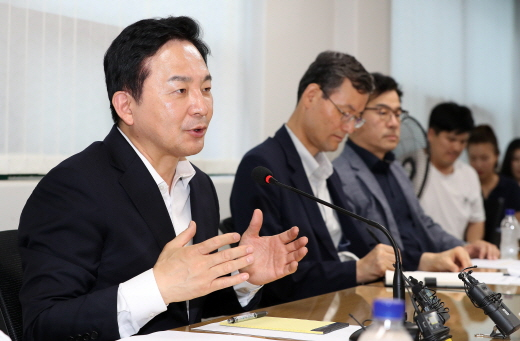 원희룡 국토교통부 장관이 이달 말 공개 예정인 주택공급대책의 핵심 내용에 대해 건설업체 착공률을 올려 공급을 원활히 하는 것이라고 밝혔다. /사진=뉴스1