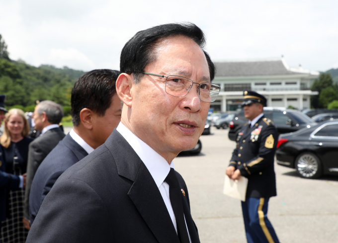 고위공직자범죄수사처(공수처)가 18일 계엄문건 관련 허위 사실확인서 강요 혐의를 받는 송영무 전 국방부 장관에 대한 기소를 검찰에 요구했다. 사진은 지난 2018년 7월13일 오전 서울 동작구 국립서울현충원 현충관에서 열린 '한미 6.25전사자 유해 상호봉환 행사'를 마친 후 행사장을 떠나는 송 전 장관. /사진=뉴스1