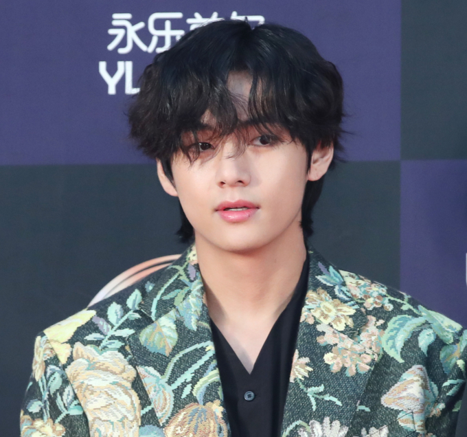 방탄소년단 멤버 뷔가 솔로 앨범으로 미국 빌보드 메인 싱글차트에 진입했다. /사진=뉴스1