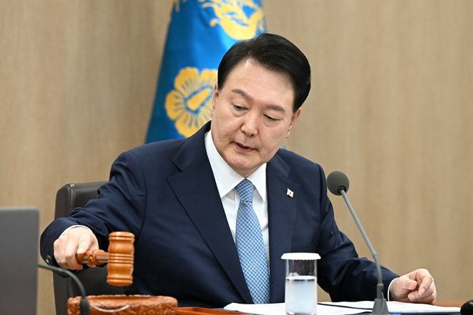 윤석열 대통령이 19일 이재명 더불어민주당 대표에 대한 체포동의안을 재가했다. 사진은 윤 대통령이 지난 12일 제38차 국무회의를 주재하는 모습. /사진=대통령실 제공