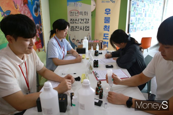  보해양조는 지난18일부터 19일까지 장성공장 임직원 100여명을 대상으로 임직원 정신건강 증진 프로그램을 운영했다./사진=보해양조 제공.