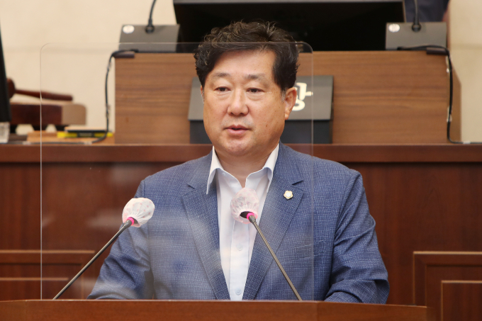 허홍 밀양시의원./사진=밀양시의회 제공