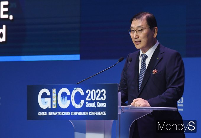 [머니S포토] 윤영준 현대건설 대표이사 '2023 GICC 축사'