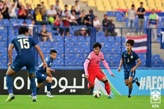 U-23 ǥ  8( ѱð) Űź ŸƮ Ÿڸ Ÿ򿡼  ± 2022 U-23 ƽþ౸(AFC) ƽþ C  3 帮 ϰ ִ. (౸ȸ ) 2022.6.8/1