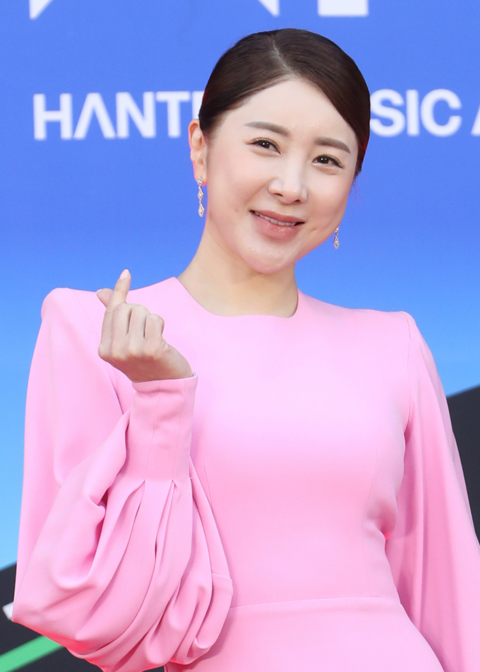 가수 서인영이 파경설을 부인하며 당혹스러운 기색을 내보였다. /사진=뉴스1
