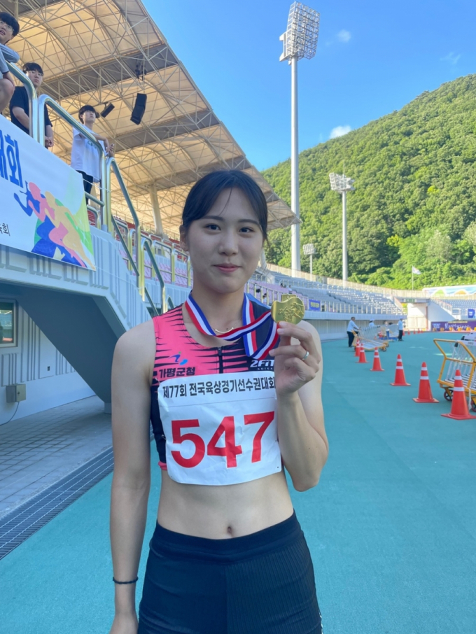  가평군청 직장운동경기부 육상팀 창단 2년여 만에 김다은 선수가 군 육상 최초로 제19회 항저우 아시아경기대회 국가대표에 뽑혀 출전한다. / 사진제공=가평군