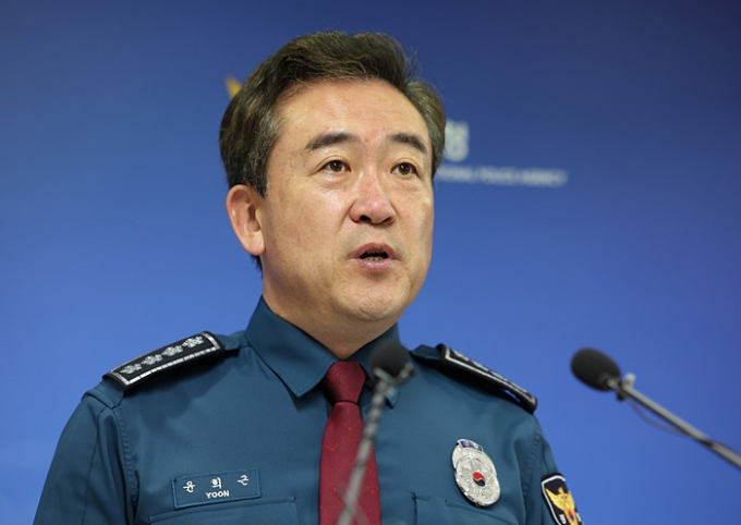 경찰이 자정부터 오전 6시 사이 심야시간대 집회·시위를 금지하는 법 개정을 추진하겠다고 21일 밝혔다. 사진은 윤희근 경찰청장이 지난 20일 서울 서대문구 경찰청에서 집회시위 문화 개선방안 발표 관련 사전 언론 브리핑을 하고 있는 모습. /사진=뉴스1
