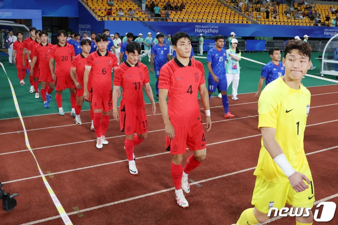 [사진] 아시안게임 축구대표팀, 태국 상대로 조별리그 2차전