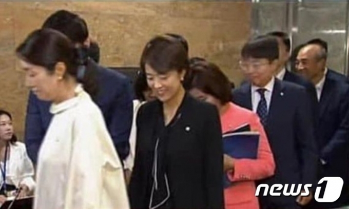 TV조선이 이재명 더불어민주당 체포동의안 통과소식을 전하면서 고민정 최고위원의 웃는 모습을 내보내 민주당 강성 지지자들을 자극했다. 이에 고 최고는 