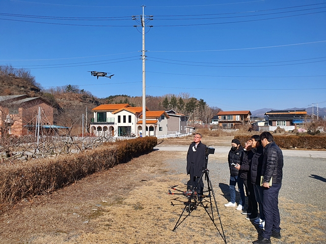 영천시가 신녕면 왕산지구와 청통면 신원지구에 대한 지적재조사사업을 완료하고, 새로운 지적공부를 등록했다./사진제공=경북 영천시