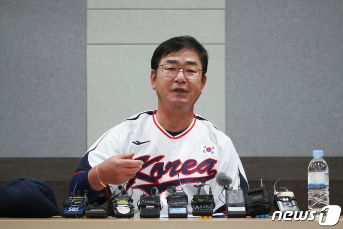 [사진] 항저우 아시안게임 앞둔 류중일 야구대표팀 감독