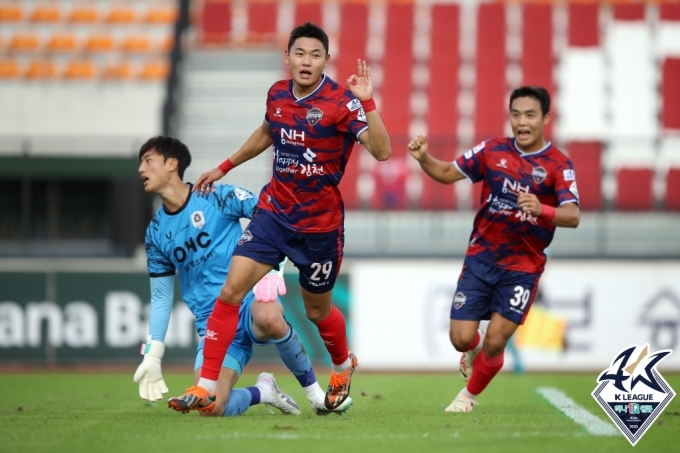 해트트릭을 달성한 김천상무 정치인(한국프로축구연맹 제공)