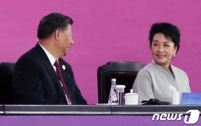 [사진] 대화하는 시진핑 주석