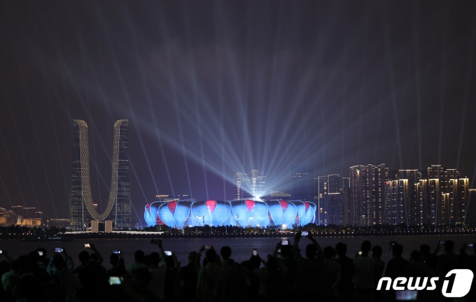 [사진] 라이트 쇼 펼쳐지는 항저우 아시안게임