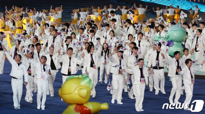 [사진] 아시안게임 개회식 참가하는 한국 선수단
