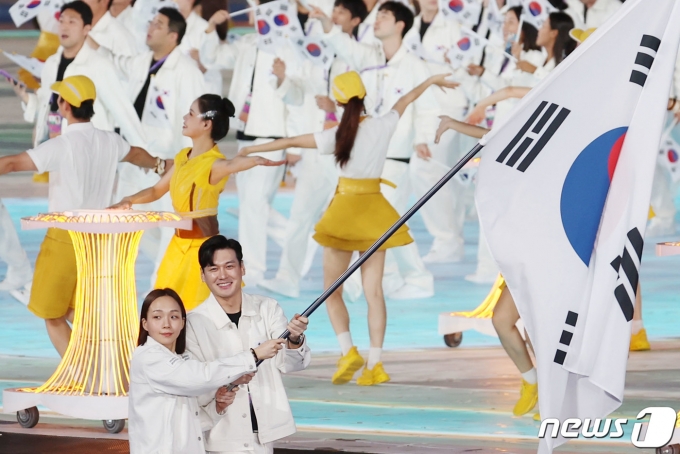 [사진] '대한민국 선수단 입장'