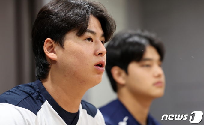 [사진] 노시환·문동주, AG 우승을 향해
