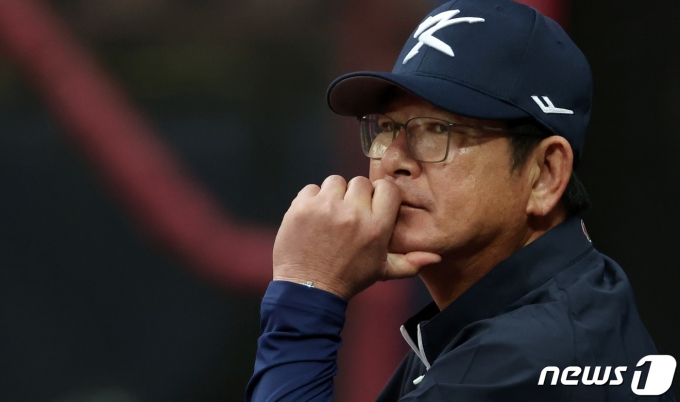 [사진] 생각에 잠긴 류중일 감독