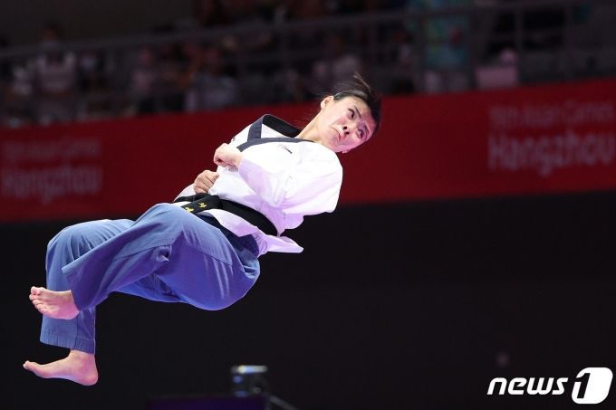 [사진] 차예은 '금빛 날개짓'
