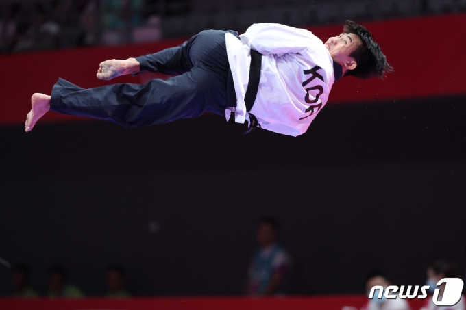 [사진] 대한민국 첫 금빛 세리머니