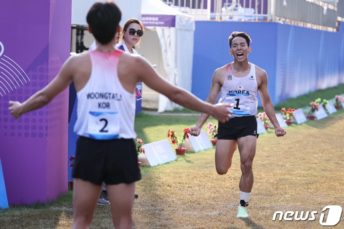 [사진] 이지훈 '전웅태와 나란히 근대5종 1, 2위'