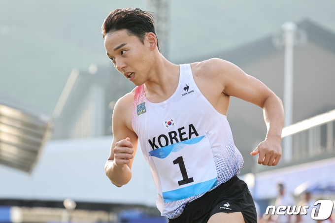 [사진] 근대5종 레이저런 경기 펼치는 이지훈