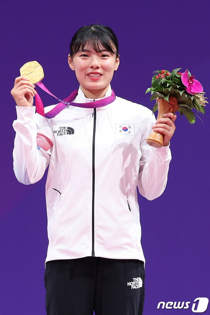 [사진] 차예은 '기쁜 금메달'