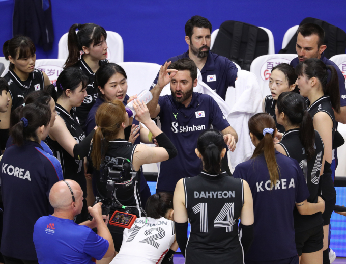 한국 여자 배구대표팀이 항저우 아시안게임에 출전할 선수 12명을 확정 지었다. /사진= 뉴스1