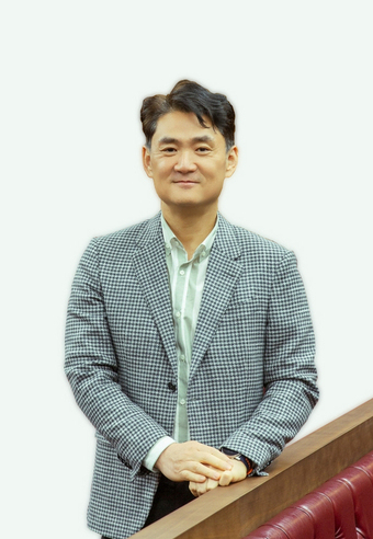 카카오가 그룹 컨트롤타워 격인 CA 협의체를 4인 체제로 개편하고 김정호 브라이언임팩트 이사장, 정신아 카카오벤처스 대표, 권대열 카카오 정책센터장을 새로 영입했다. / 사진=브라이언임팩트