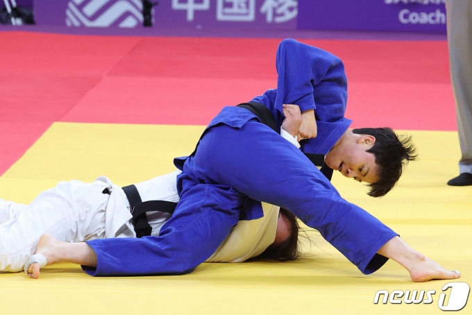 [사진] 동메달 획득하는 유도 김지정