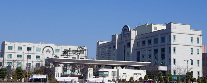   목포지방해양수산청(청장 정문수)은 추석 연휴 기간인 오는 27일 부터 10월 3일 까지 7일간 목포항의 원활한 항만서비스 제공을 위해 목포항 '항만운영 특별대책'을 수립·시행한다.   사진은 목포해수청/홍기철기자                                       