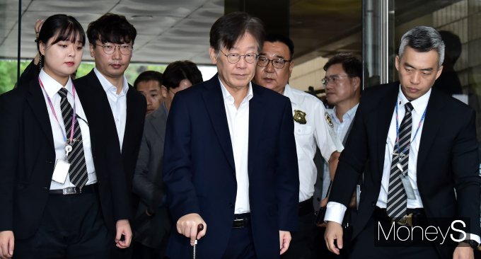 [머니S포토] 구속VS기사회생, 이재명 대표 운명의날 당일