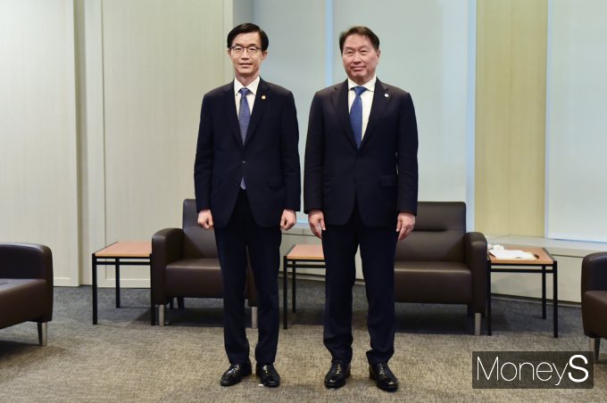 [머니S포토] 대한상의 등 경제단체 소통행보 이어가는 방문규 장관