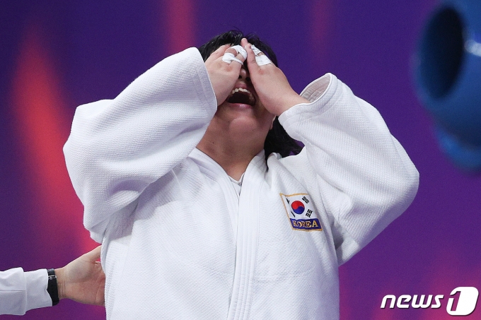 [사진] 김하윤 '내가 해냈다'