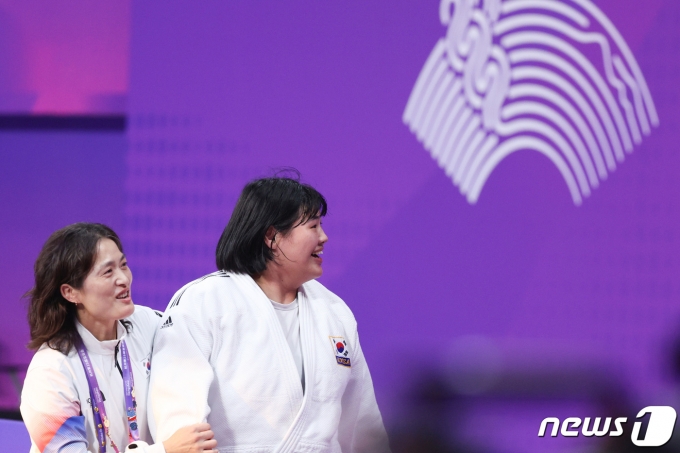 [사진] 아시안게임 유도 첫 금메달은 김하윤