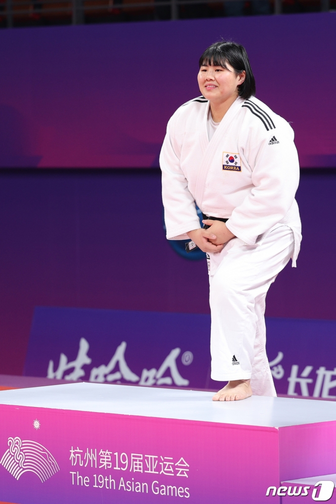 [사진] 김하윤 '단상 가장 높은 곳으로'